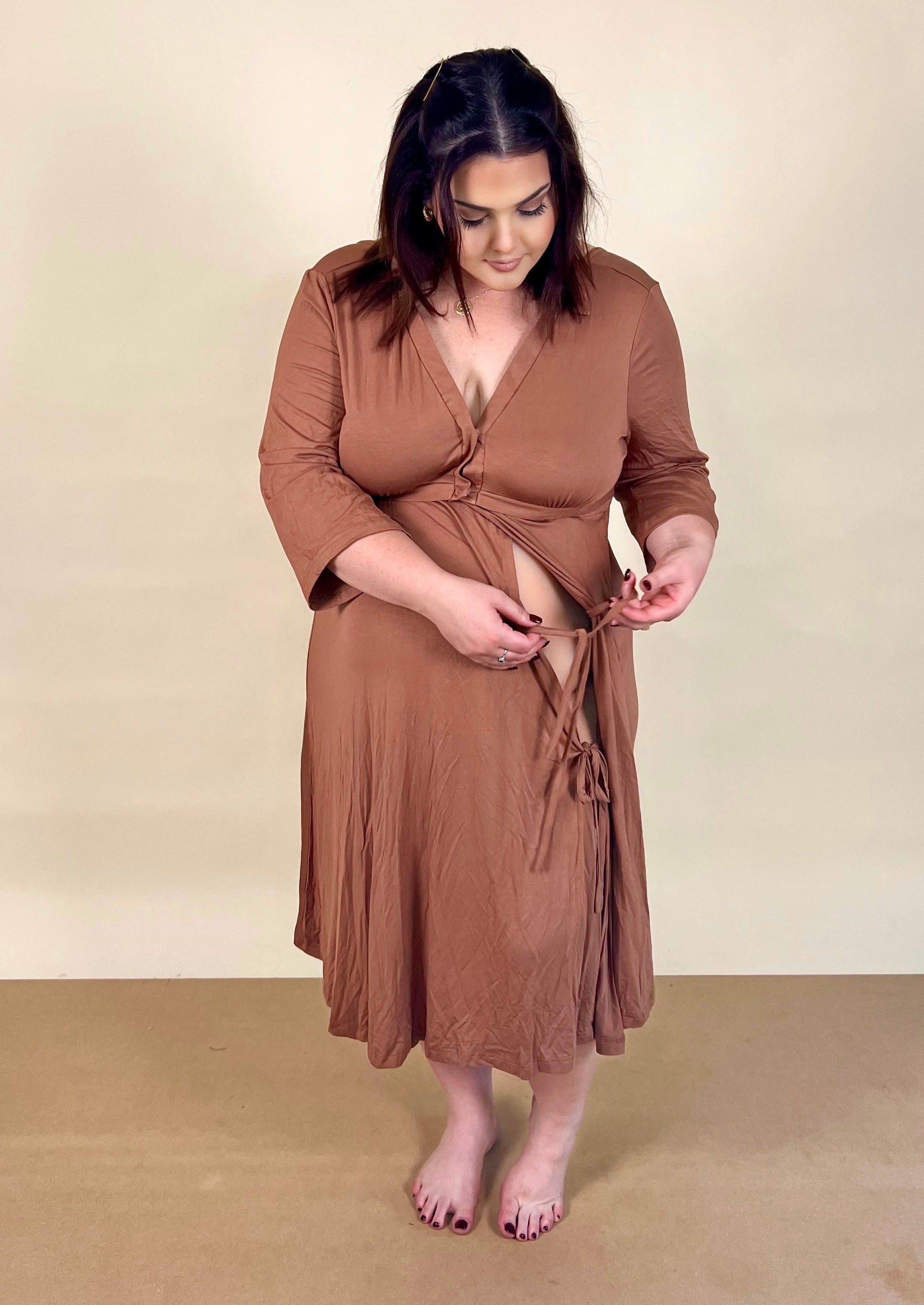 Lila Labor & Postpartum Gown in Caramel – Lila - Canada