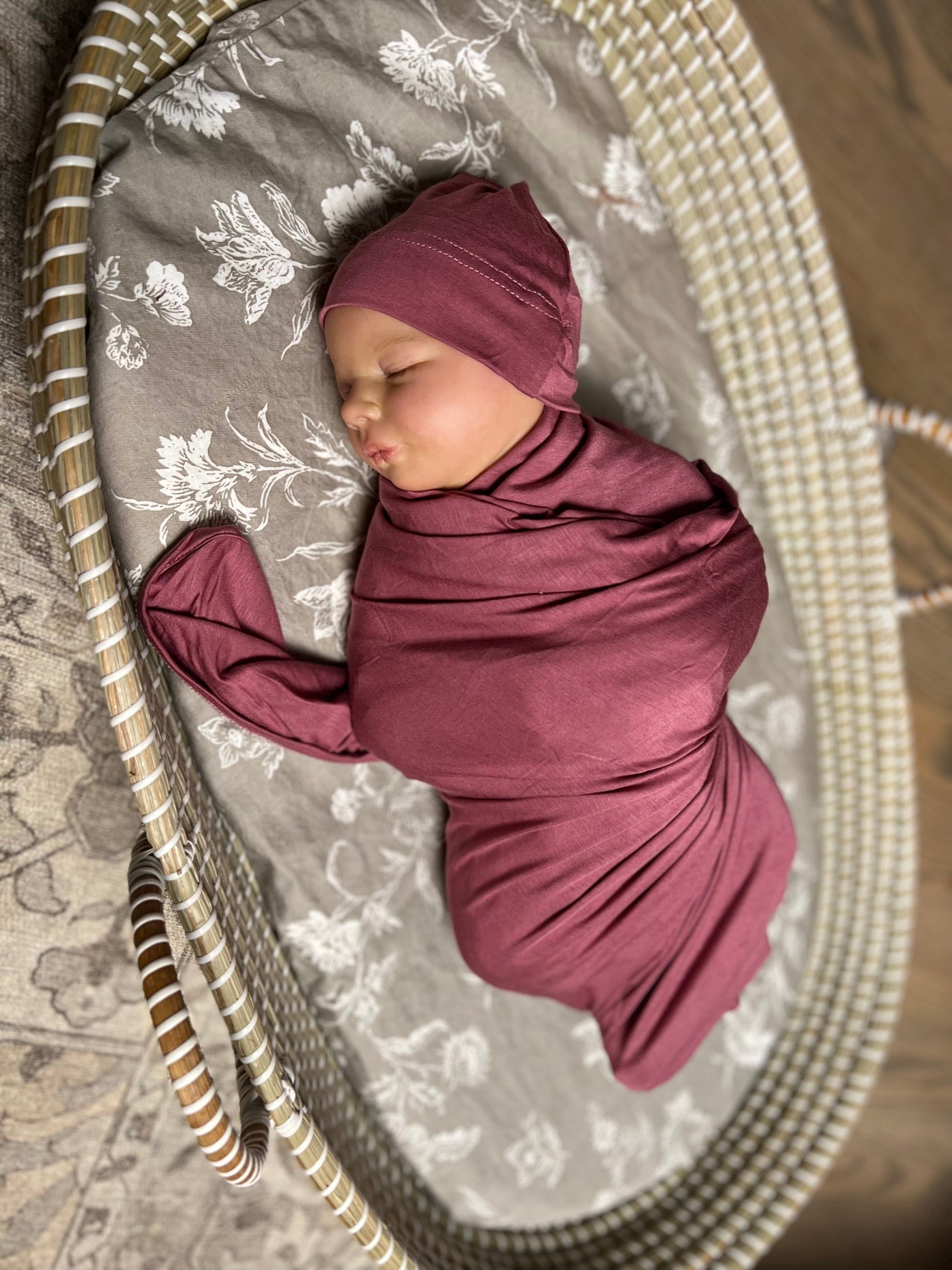 Baby swaddle with hat in dusty rose#color_dusty-rose