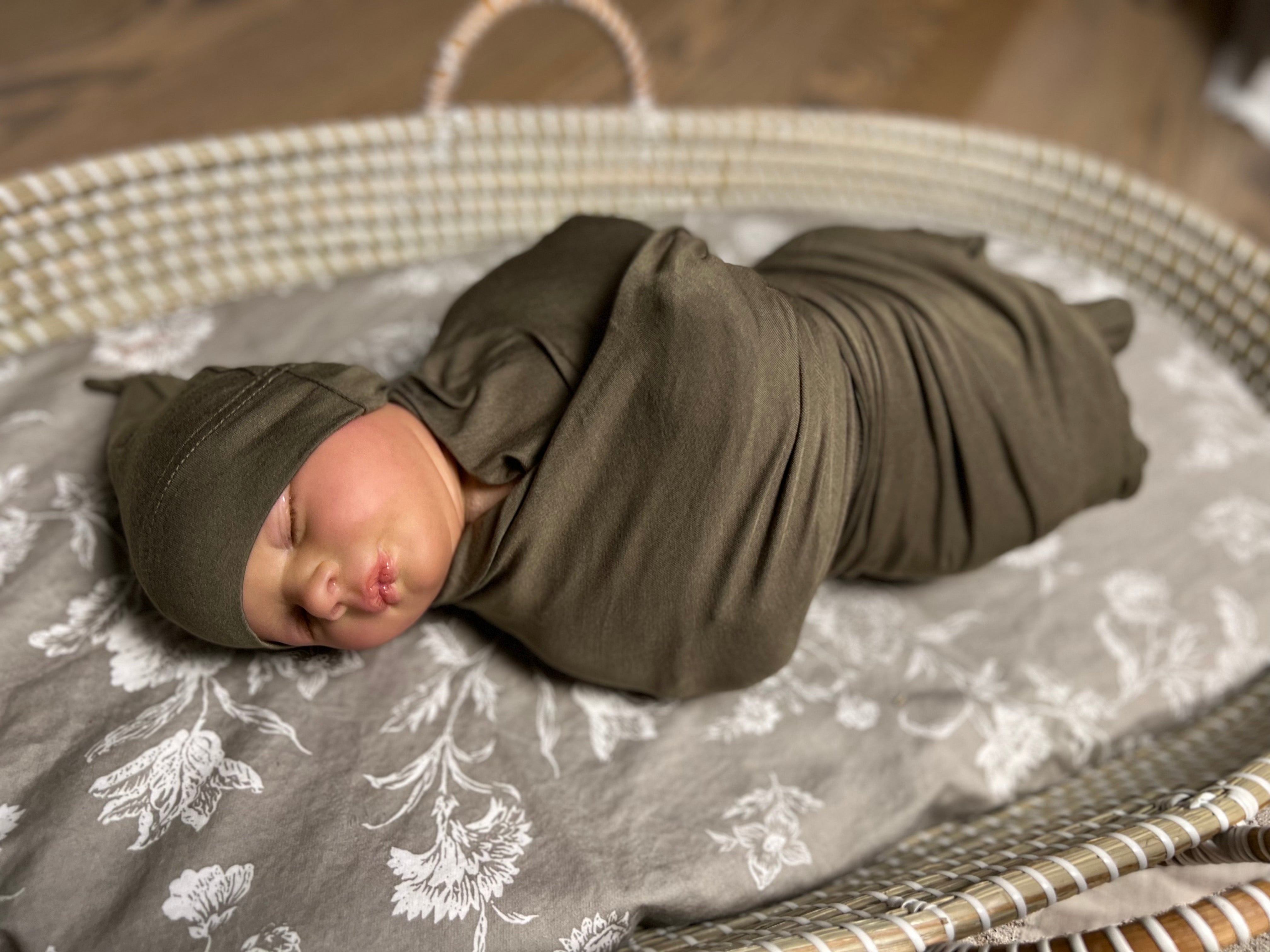 Newborn swaddle hotsell and bow set